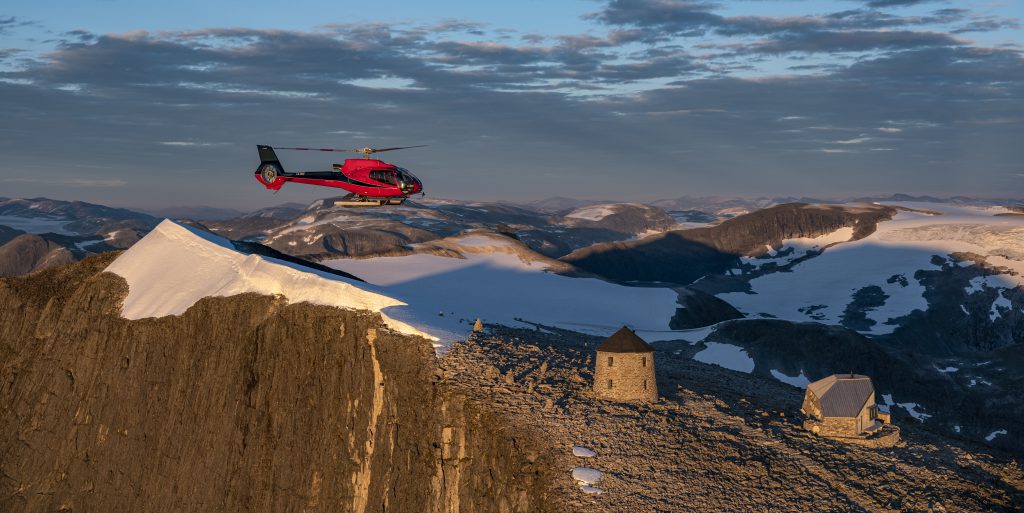 Geiranger helikoptertur Skålatårnet / helicopter tour view to Skålatårnet